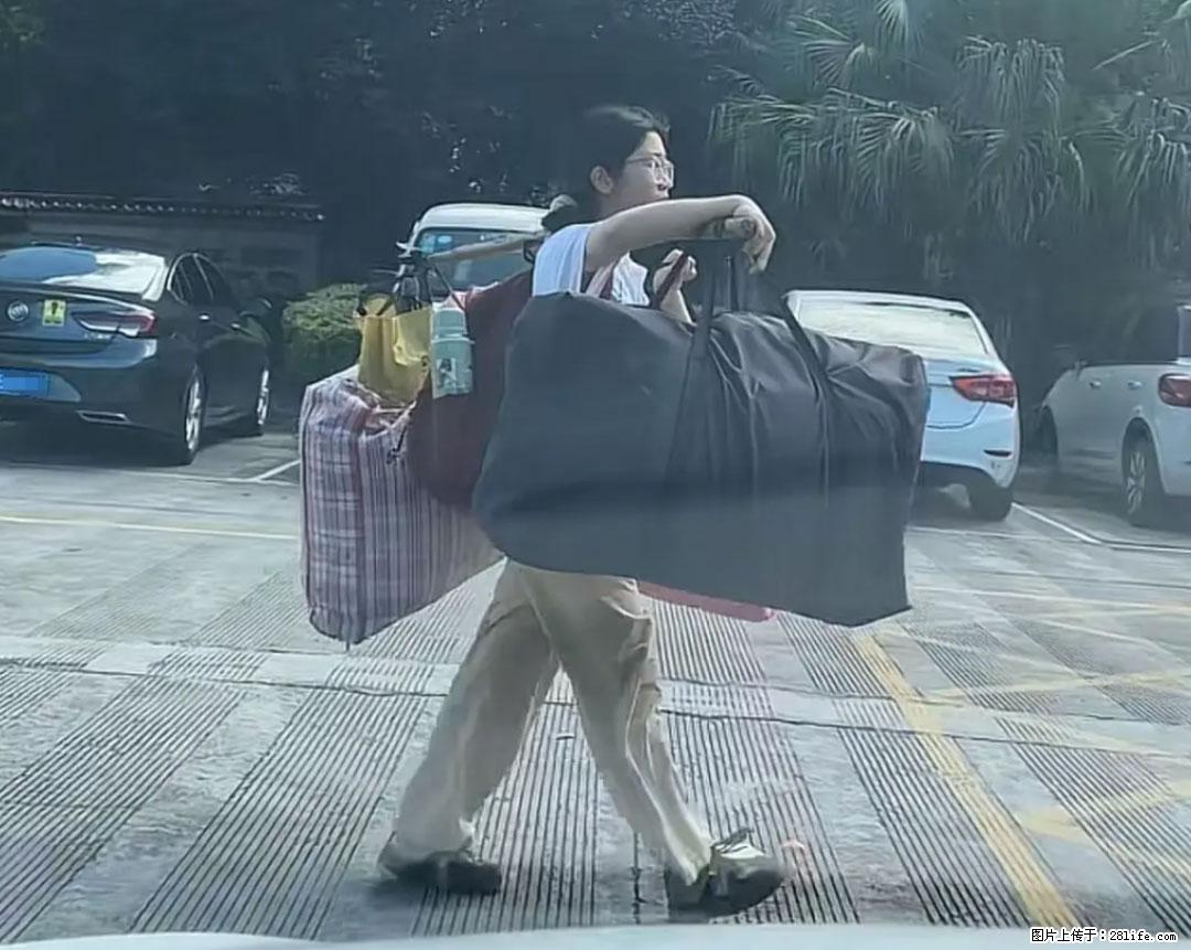 全网追的“扁担女孩”，找了一份暑假工，时薪12元 - 钦州生活资讯 - 钦州28生活网 qinzhou.28life.com