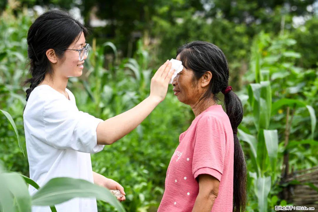 全网追的“扁担女孩”，找了一份暑假工，时薪12元 - 钦州生活资讯 - 钦州28生活网 qinzhou.28life.com